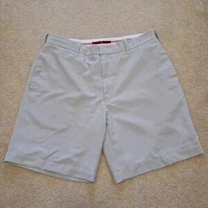 Men's Grey Shorts Victorinox Size 36 Active  Lightweight Golf